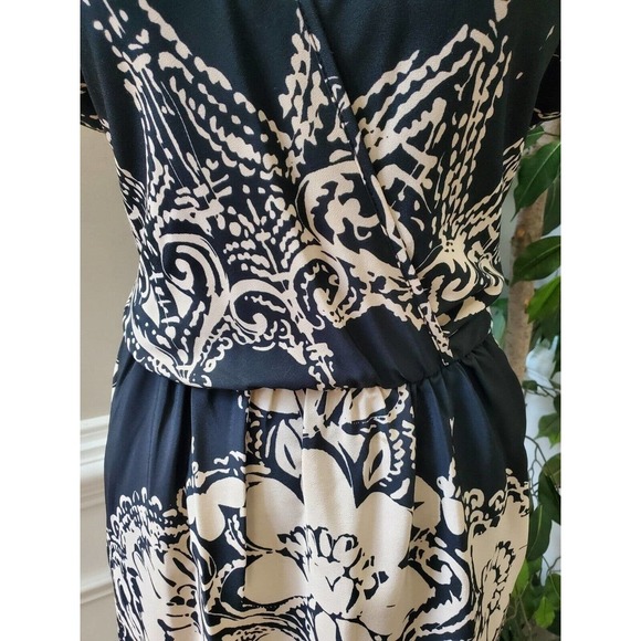 Rylee & Quinn Women Black Cream Floral Polyester V-Neck Knee Length Dress Medium - Picture 3 of 9